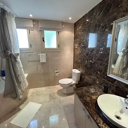 Seaview 6 Bedroom & Private Pool *