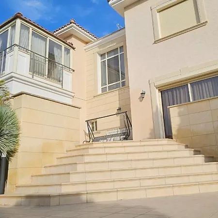 Seaview 6br With Heated Pool, & Private Cinema