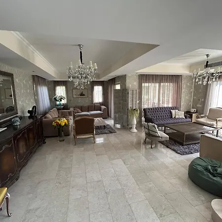 Seaview 6 Bedroom & Private Pool Lemesos