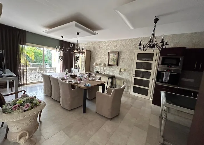 Seaview 6 Bedroom & Private Pool