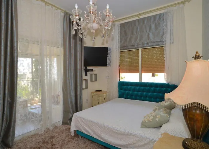 Seaview 6 Bedroom & Private Pool Vila *